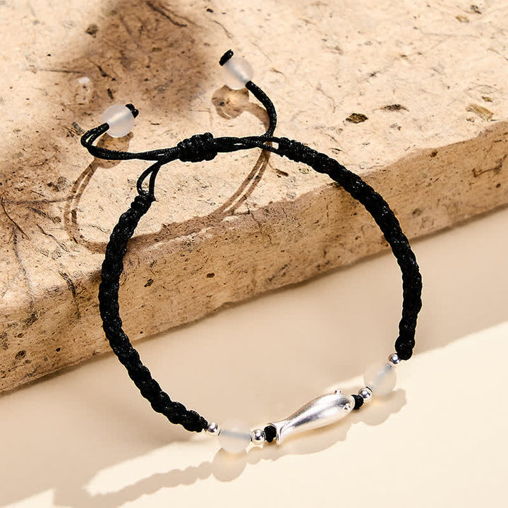 Buddha Stones Armband aus 999er Sterlingsilber mit Koi-Karpfen und weißem Achat, umwickelt mit geflochtenem Seil - image 3