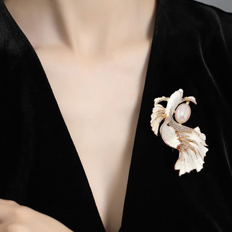 Buddha Stones Perlenbrosche mit glasiertem Koi-Fisch - image 6