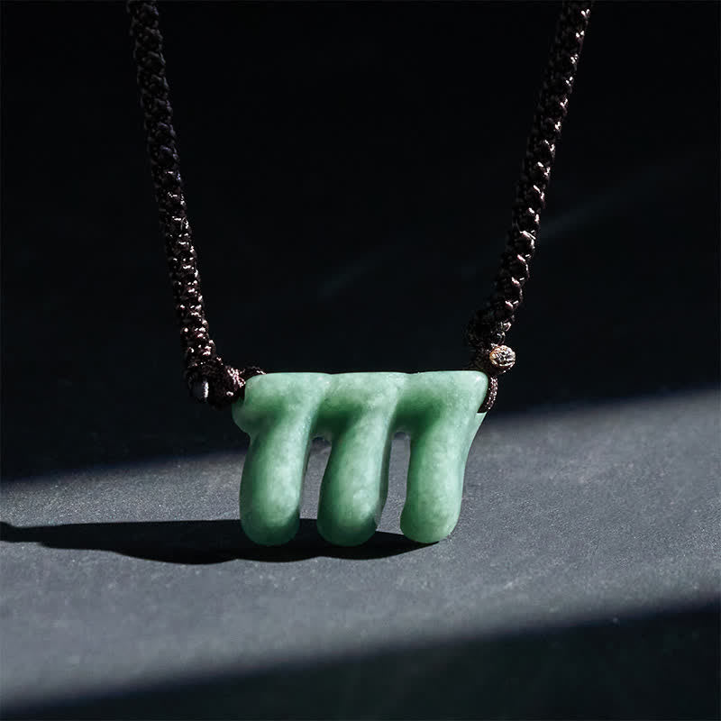 Buddha Stones Halskettenanhänger aus natürlichem grünem Jade mit der Engelszahl 777 – Symbol für Wohlstand - image 1