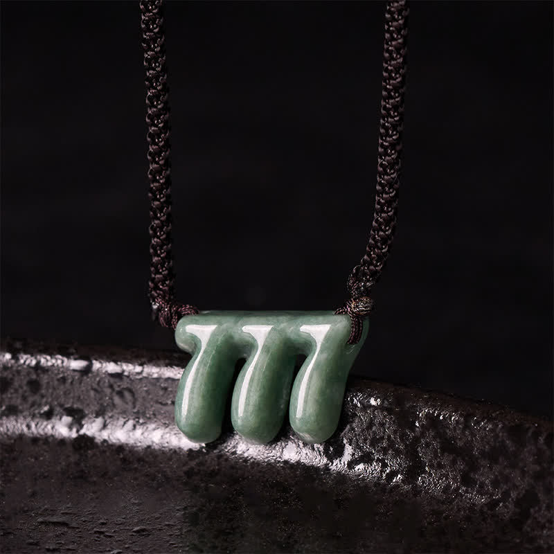 Buddha Stones Halskettenanhänger aus natürlichem grünem Jade mit der Engelszahl 777 – Symbol für Wohlstand - 777 Engelszahl – Natürlicher Jade (Farbe kann variieren) - image 0