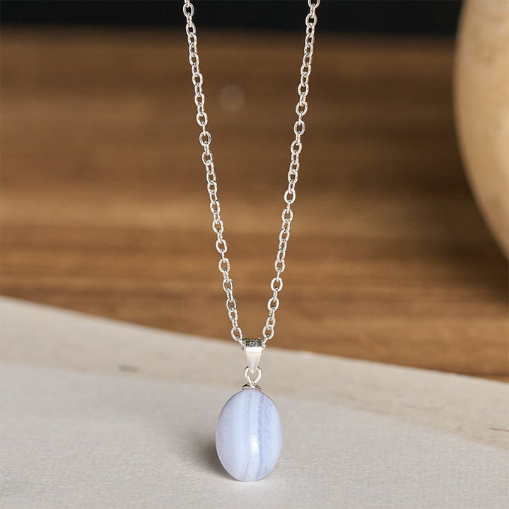 Buddha Stones Halskettenanhänger aus natürlichem blauem Spitzenachat - Natürlicher blauer Spitzenachat (Farbe und Größe können variieren) - image 0