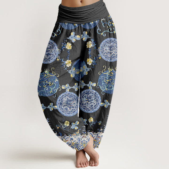 Buddha Stones Baumwoll-Haremshose mit indigoblauem Medaillon-Drachenmuster und elastischem Bund für Damen. - Schwarz - US16, UK/AU20, EU48 (3XL) - image 0