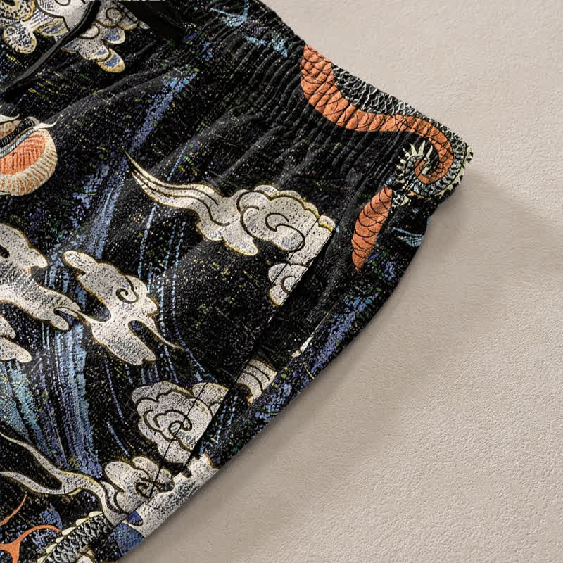Buddha Stones Herrenhose aus Baumwolle mit Drachen- und Wolkenmuster, schmal zulaufend und mit Taschen - image 3