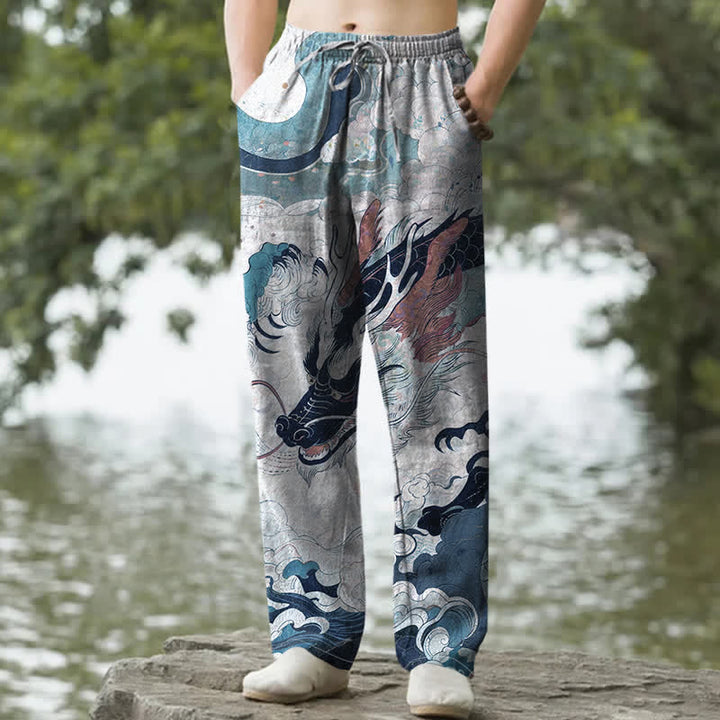 Buddha Stones Herrenhose aus Baumwolle mit orientalischem Drachenwellenmuster, schmal zulaufendem Schnitt und Taschen - Hellgrau - US/ UK/AU50, EU60 (5XL) - image 4