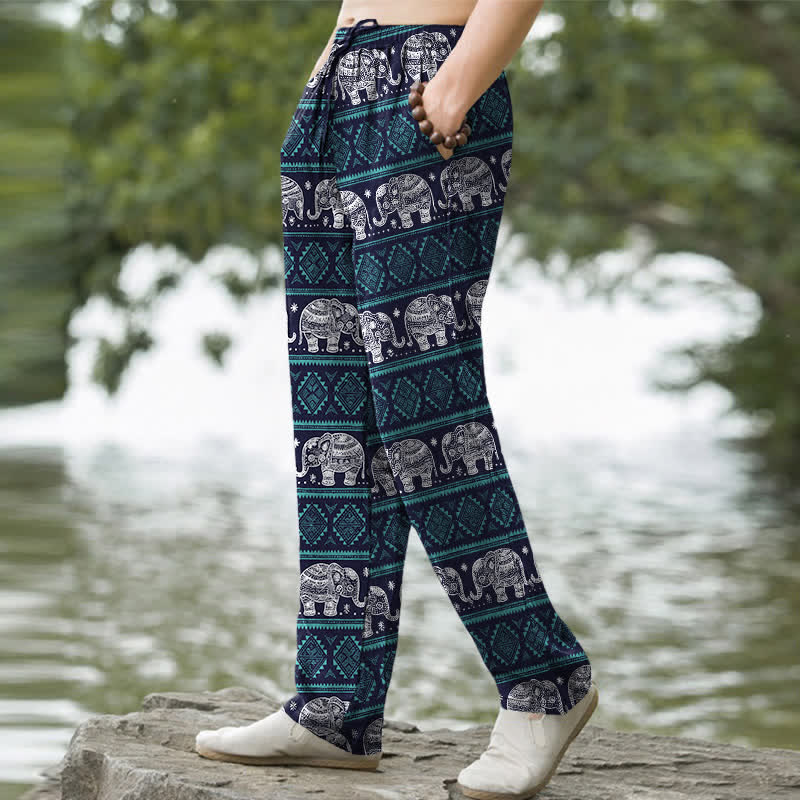 Buddha Stones Herrenhose aus Baumwolle mit geometrischem Elefantenstreifenmuster, schmal zulaufendem Schnitt und Taschen - image 1