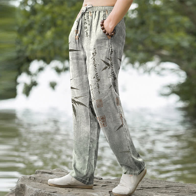 Buddha Stones Herrenhose mit schmal zulaufendem Schnitt und Taschen, bedruckt mit Bambusblattmuster aus Baumwolle - image 1