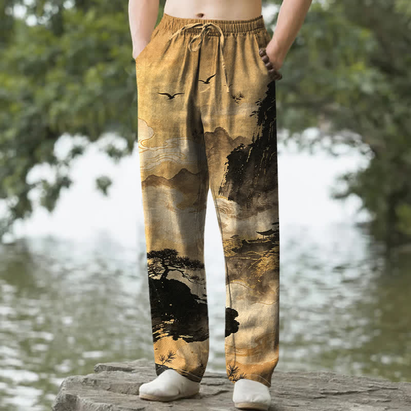 Buddha Stones Herrenhose mit schmal zulaufendem Bein und Taschen, bedruckt mit Baumwoll-Tintenmuster im Landschaftsstil - Goldrute - US/ UK/AU50, EU60 (5XL) - image 0