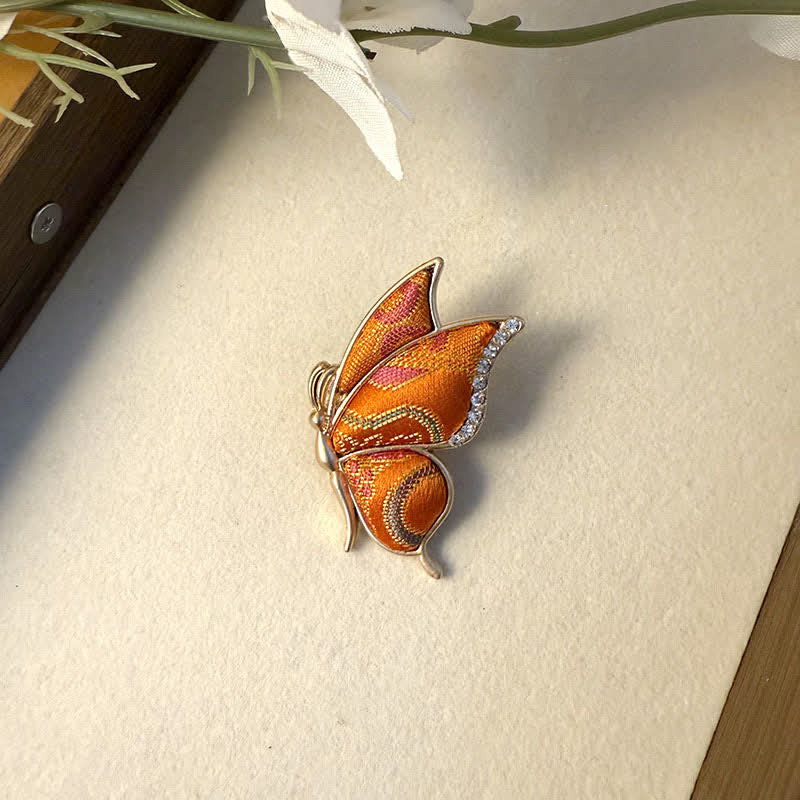 Buddha Stones Handgefertigte Schmetterlingsbrosche mit Strasssteinen und Farbverlauf aus Legierung - Butterfly (Transformation ♥ Liebe) - Orange - Song Brocade (Wohlstand♥Harmonie) - image 10