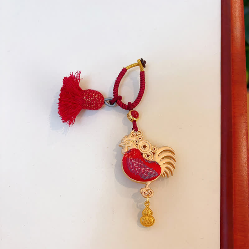 Buddha Stones Song Brocade Handgefertigter Schlüsselanhänger mit chinesischer Tierkreisquaste und Glücksbringermotiv - Hahn - Rot - image 33