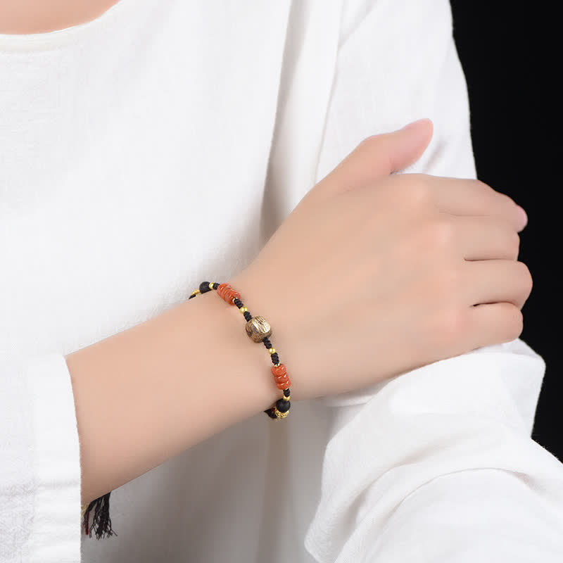 Buddha Stones Handgewebtes Armband aus rotem Sandelholz mit geflochtenen Quasten und Segensbotschaft - image 11