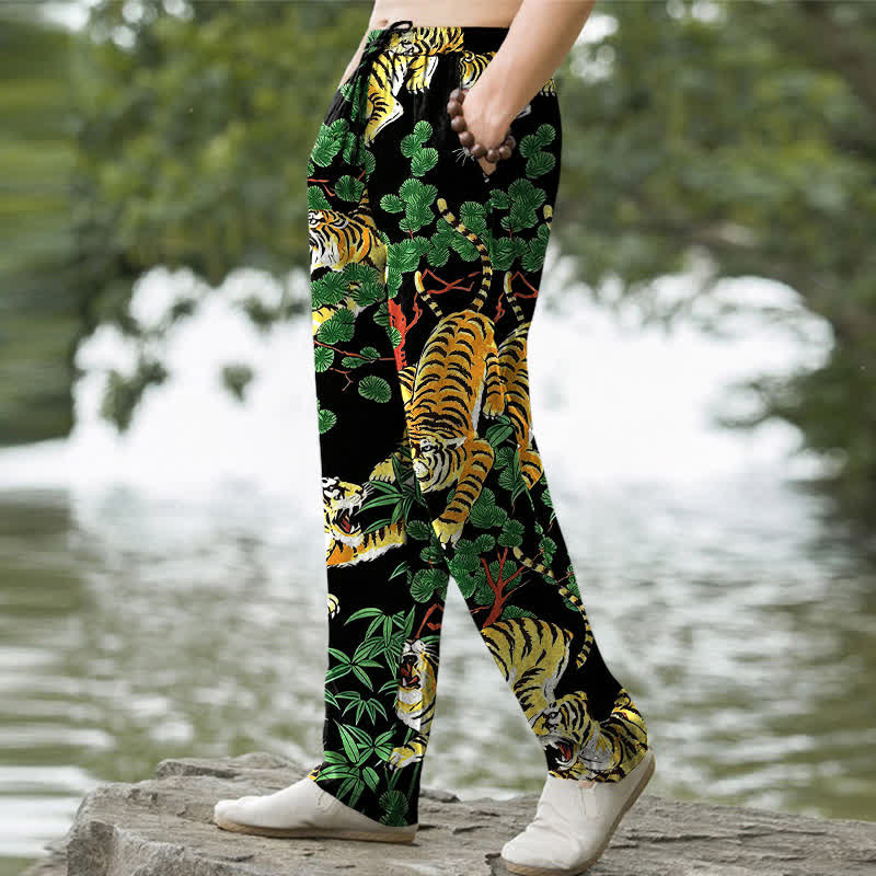 Buddha Stones Herrenhose aus Baumwolle mit Tiger-Dschungelmuster, schmal zulaufend und mit Taschen - image 1