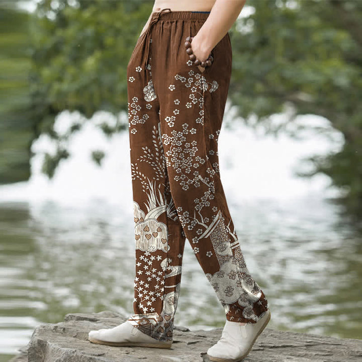 Buddha Stones Weiße, schmal zulaufende Herrenhose aus Baumwolle mit floralem Wolkenmuster und Taschen - image 5