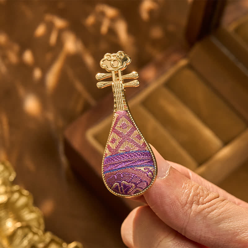 Buddha Stones Handgefertigte chinesische Brosche in Guqin-Form mit floralem Muster aus Song-Brokat. - Song Brocade (Wohlstand♥Harmonie) - image 0