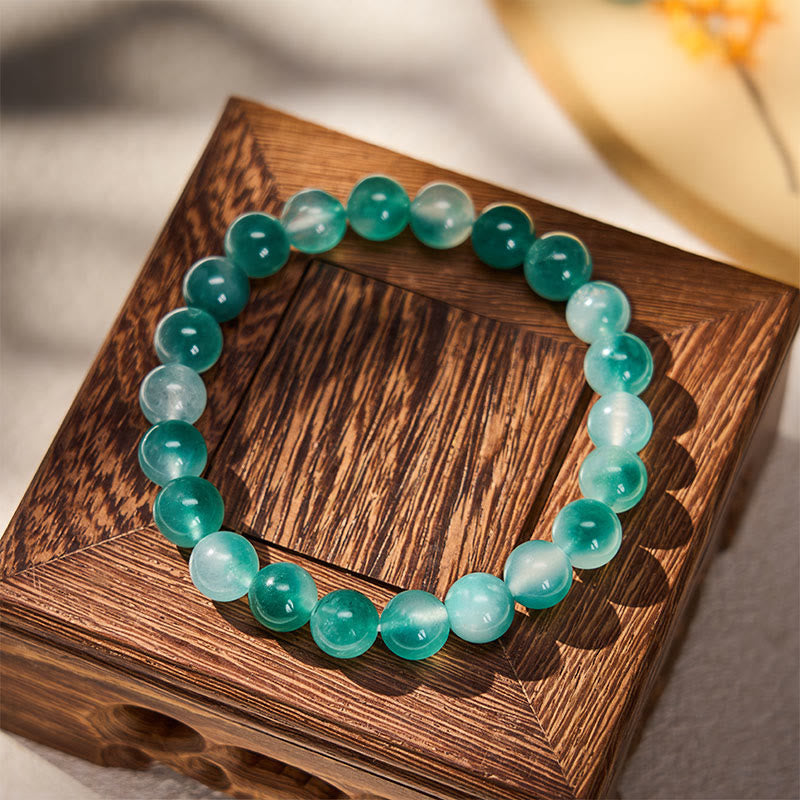 Buddha Stones Armband aus weißem Chalcedon mit emotionalem Gleichgewicht und blauen floralen Elementen, runden Perlen - image 1