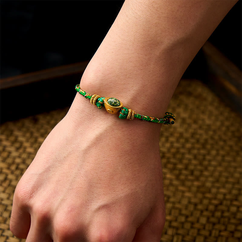 Buddha Stones Fünffarbiges, handgewebtes Armband mit grünen Amuletten und Pflaumenblütenmotiven zum Schutz, verstellbar - image 5