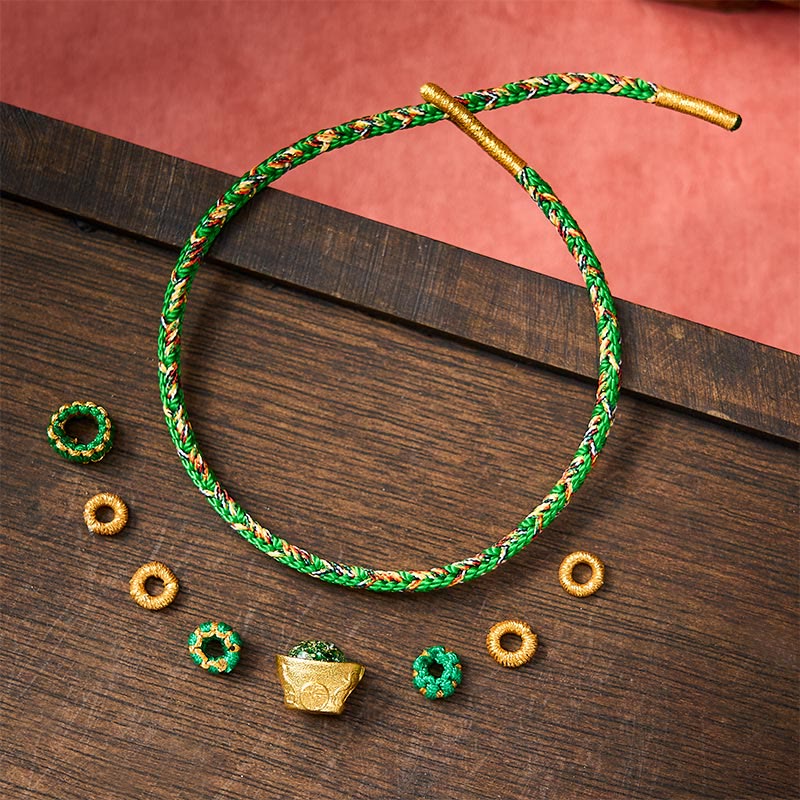 Buddha Stones Fünffarbiges, handgewebtes Armband mit grünen Amuletten und Pflaumenblütenmotiven zum Schutz, verstellbar - image 4