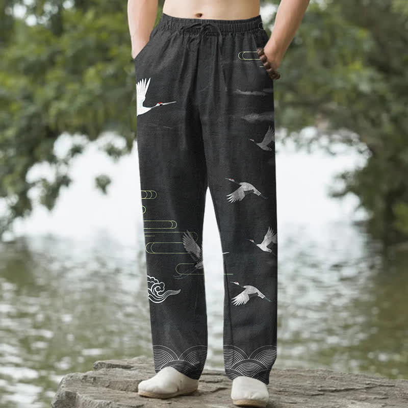 Buddha Stones Weiße, schmal zulaufende Herrenhose aus Baumwolle mit Kranich-Wellenmuster und Taschen - Schwarz - US/ UK/AU50, EU60 (5XL) - image 0