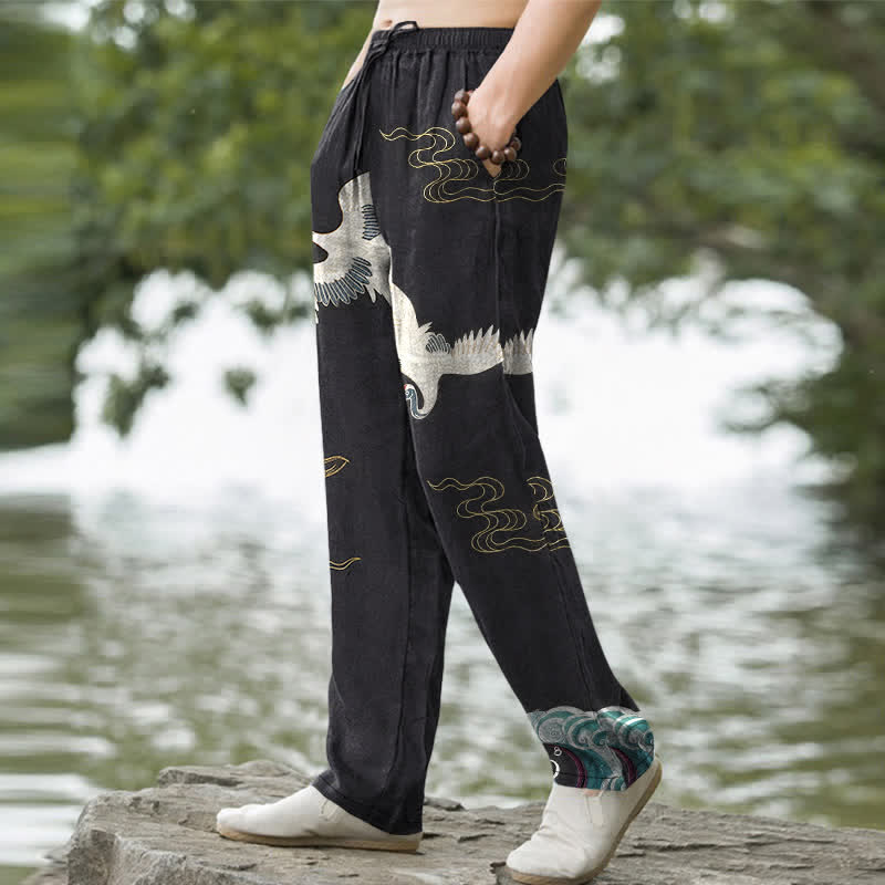 Buddha Stones Herrenhose aus Baumwolle mit Kranich-, Wolken- und Wellenmuster, schmal zulaufend und mit Taschen - image 1