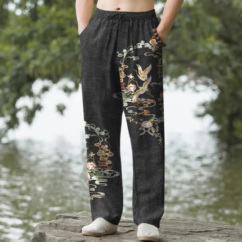 Buddha Stones Baumwoll-Herrenhose mit schmal zulaufendem Bein und Taschen, Muster: Kranich, Glückswolken und Lotuspavillon - Schwarz - US/ UK/AU50, EU60 (5XL) - image 0
