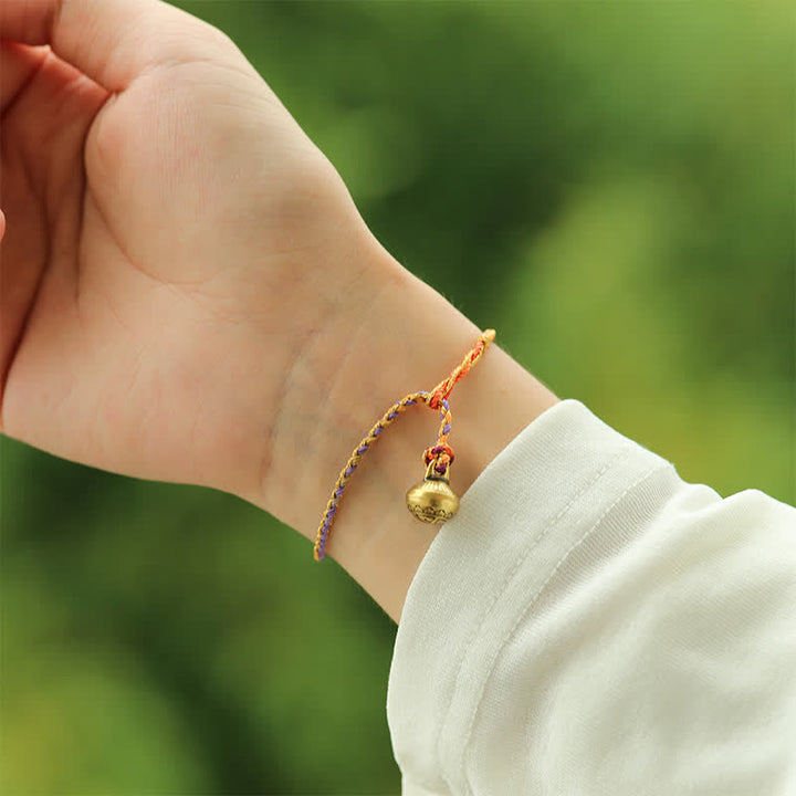 Buddha Stones Handgewebtes, farbenfrohes Armband mit Schnur, Glöckchen und Balance - image 3