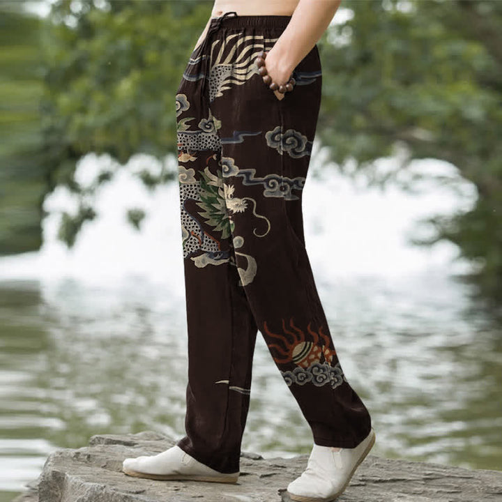 Buddha Stones Herrenhose aus Baumwolle mit Drachen- und Wolkenmuster, schmal zulaufend und mit Taschen - image 1