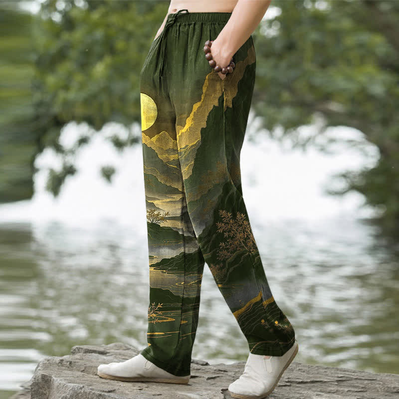 Buddha Stones Baumwollhose für Herren mit goldenem Bergmuster bei Sonnenaufgang, schmal zulaufender Schnitt und Taschen - image 1