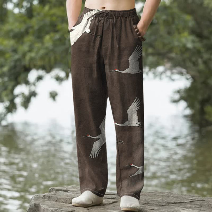 Buddha Stones Weiße, schmal zulaufende Herrenhose aus Baumwolle mit Kranichmuster und Taschen - Sattelbraun - US/ UK/AU50, EU60 (5XL) - image 4