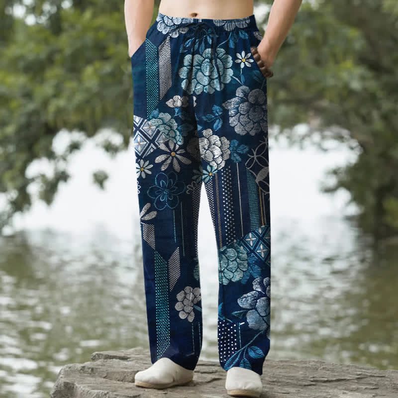 Buddha Stones Herrenhose aus Baumwolle mit böhmischem Blumen-Patchworkmuster, schmal zulaufend und mit Taschen - Marine - US/ UK/AU50, EU60 (5XL) - image 0