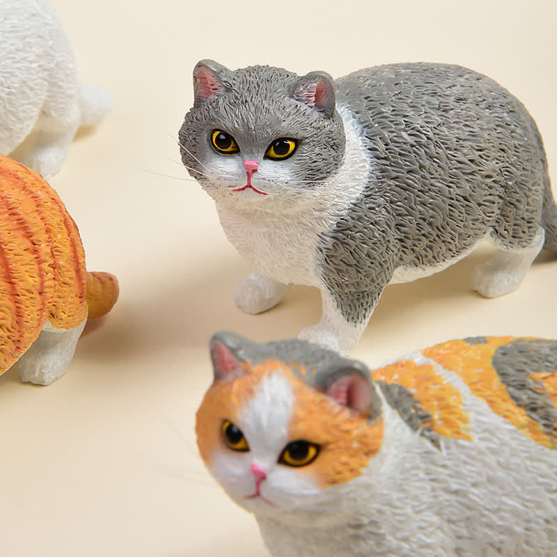 Buddha Stones Bemalte, kleine, mollige Katze aus Kunstharz – niedliche Tierdekoration - image 2