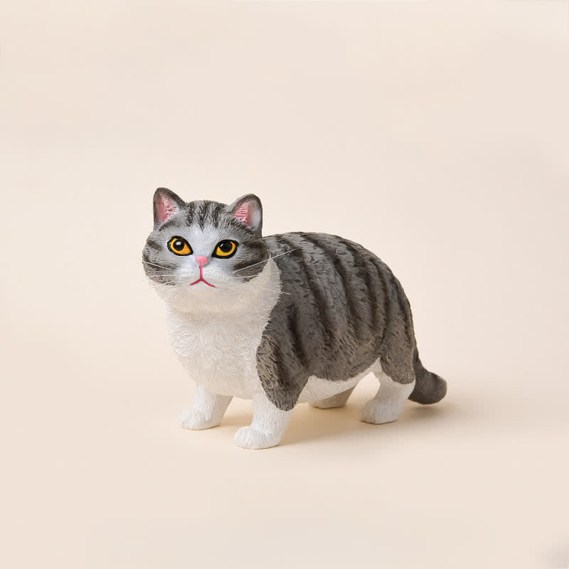 Buddha Stones Bemalte, kleine, mollige Katze aus Kunstharz – niedliche Tierdekoration - Grau-weiß getigert - image 16