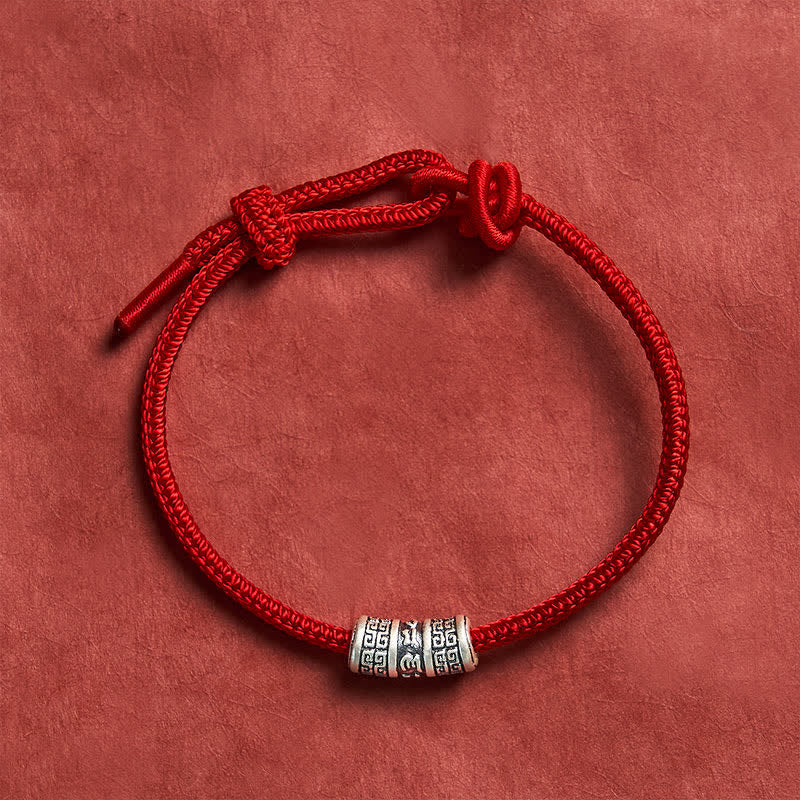 Buddha Stones Handgefertigtes geflochtenes Armband aus roter Schnur mit Om-Mani-Padmé- und Hum-Symbolen zum Schutz - Rot - 5,91-7,48 Zoll (15-19 cm) - image 0
