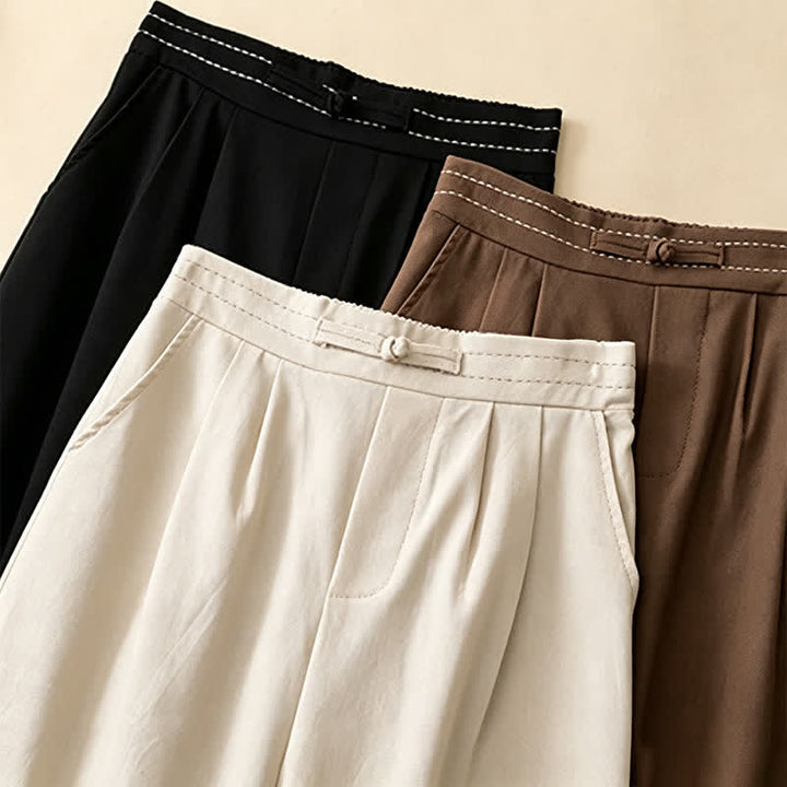 Buddha Stones Lässige, minimalistische Sommerhose aus Unifarben mit Knöchellänge, geradem Bein und Taschen, mit einem Froschknopf - image 22
