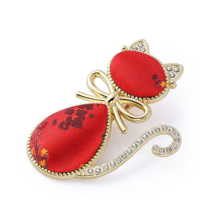 Buddha Stones Haarstab im chinesischen Stil aus Song-Brokat, vergoldet, mit Katze und Strasssteinen - Rot (gleicher Farbton – Muster variiert) - image 3