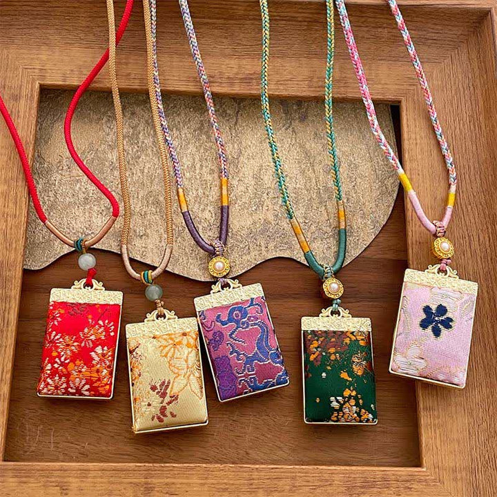 Buddha Stones Halskette aus Brokat mit floralem Muster und geflochtenem Rechteck - image 0