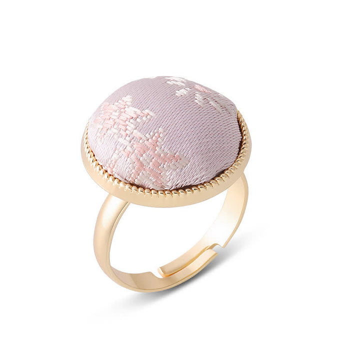 Buddha Stones Runder Ring „Song Brocade“ mit Stickerei und eleganter Ausstrahlung - Rosa (gleicher Farbton – Muster variiert) - image 20