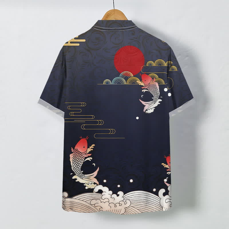 Buddha Stones Herren-Kurzarmhemd mit rotem Koi-Fisch-Wellen- und Sonnenmuster, atmungsaktiv, Knöpfen - image 1