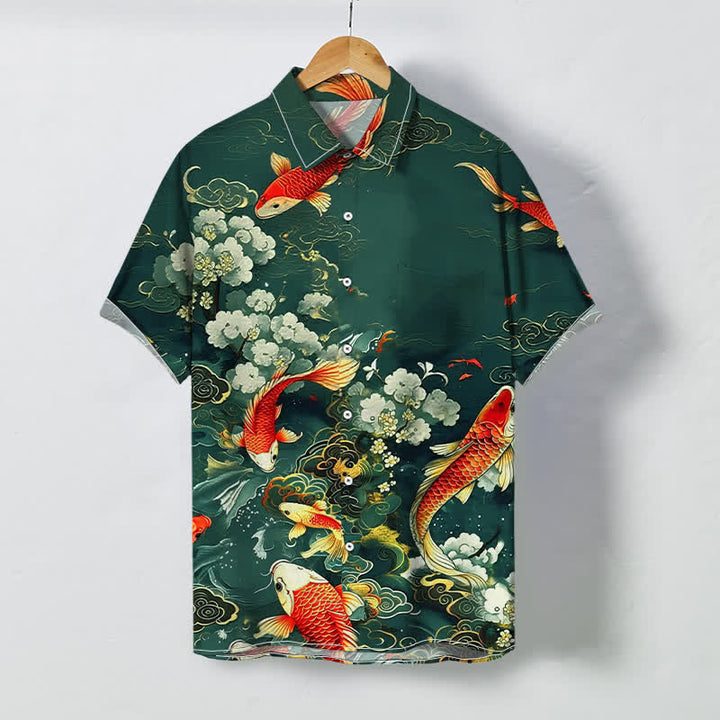 Buddha Stones Herren-Kurzarmhemd mit rotem Koi-Fisch, Wolken-, Wellen- und weißem Blumenmuster, Knöpfen und knitterfreiem Material. - Waldgrün - US/ UK/AU48, EU58 (4XL) - image 0