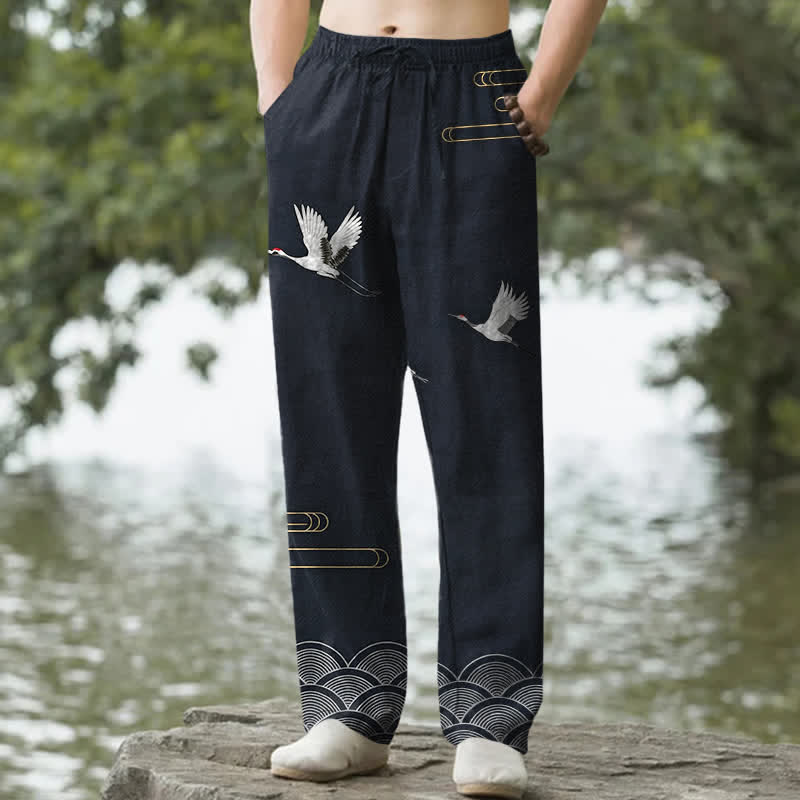 Buddha Stones Weiße, schmal zulaufende Herrenhose aus Baumwolle mit Kranich-Wellenmuster und Taschen - Marine - US/ UK/AU50, EU60 (5XL) - image 0