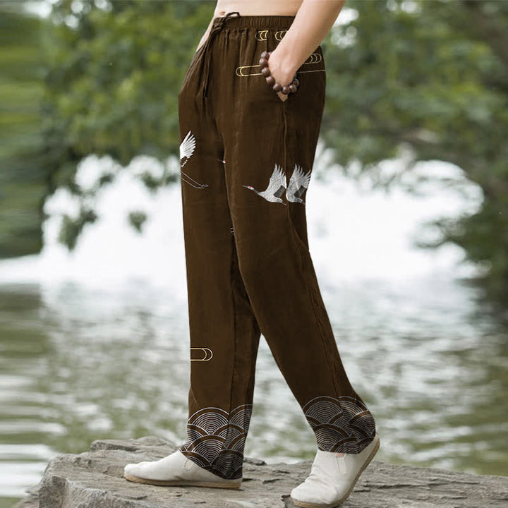 Buddha Stones Weiße, schmal zulaufende Herrenhose aus Baumwolle mit Kranich-Wellenmuster und Taschen - image 7