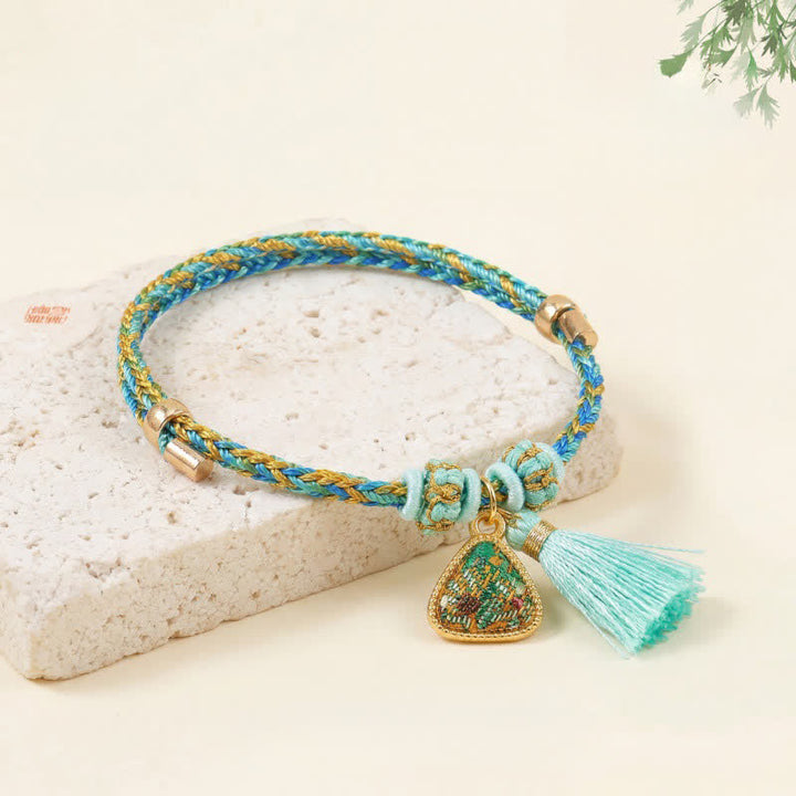 Buddha Stones Handgewebtes Armband aus fünffarbiger Kordel, Glücksgrün, Brokat, Zongzi-Apfel-Geldbeutel, chinesischem Schlossanhänger und Kürbis - Zongzi (Gleicher Farbton – Muster variiert) - image 0