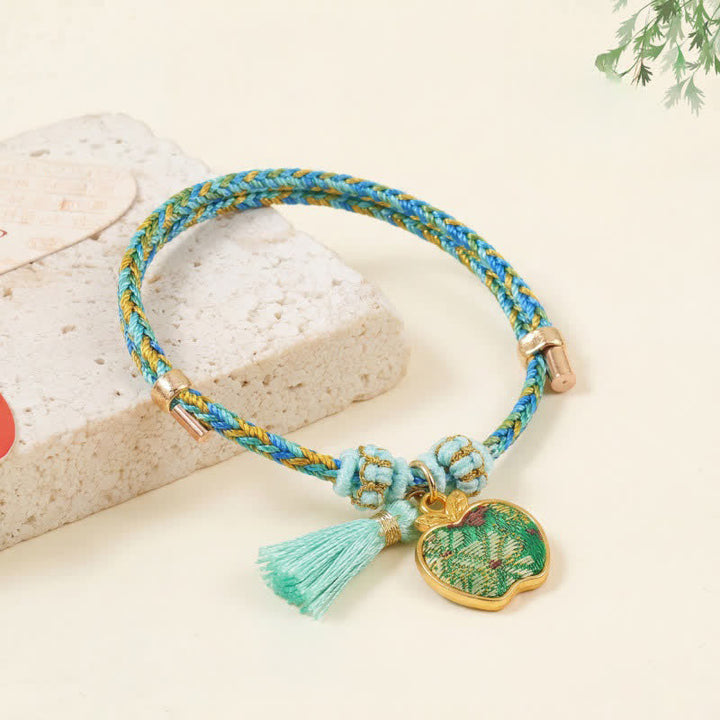 Buddha Stones Handgewebtes Armband aus fünffarbiger Kordel, Glücksgrün, Brokat, Zongzi-Apfel-Geldbeutel, chinesischem Schlossanhänger und Kürbis - Apfel (gleicher Farbton – Muster variiert) - image 6