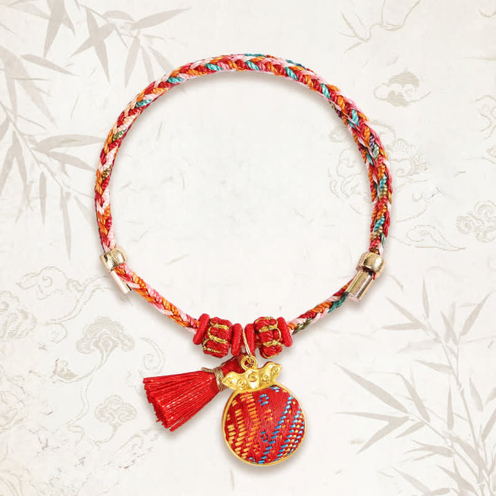 Buddha Stones Handgefertigtes Armband aus fünffarbiger Kordel mit Glücksbringer, rotem Brokat, chinesischem Schlossanhänger, Apfel-Geldbeutel, Kürbis-Zongzi-Motiv - Geldbeutel (gleicher Farbton – Muster variiert) - image 5