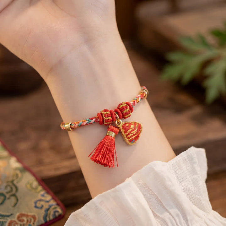 Buddha Stones Handgefertigtes Armband aus fünffarbiger Kordel mit Glücksbringer, rotem Brokat, chinesischem Schlossanhänger, Apfel-Geldbeutel, Kürbis-Zongzi-Motiv - image 21