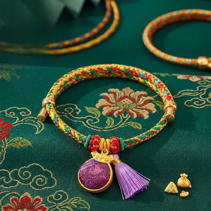 Buddha Stones Handgewebtes Armband mit fünffarbiger Kordel, Glückslila, Brokat, chinesischem Schloss-Anhänger, Apfel-Geldbeutel, Kürbis-Zongzi-Anhänger, verstellbar - Geldbeutel (gleicher Farbton – Muster variiert) - image 15