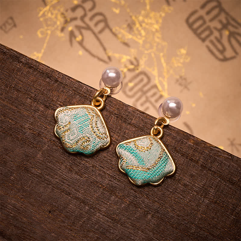 Buddha Stones Perlen-Ohrringe in Blattform aus Brokat - Blatt (gleicher Farbton – Muster variiert) - image 0