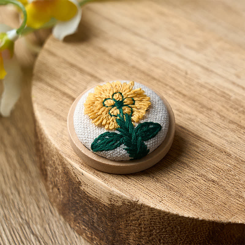 Buddha Stones Handgefertigte runde Brosche mit Stoffblumenmotiv - image 2