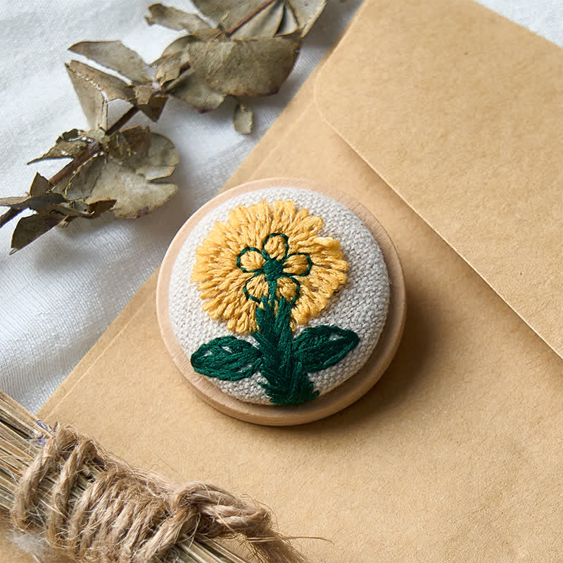 Buddha Stones Handgefertigte runde Brosche mit Stoffblumenmotiv - image 3