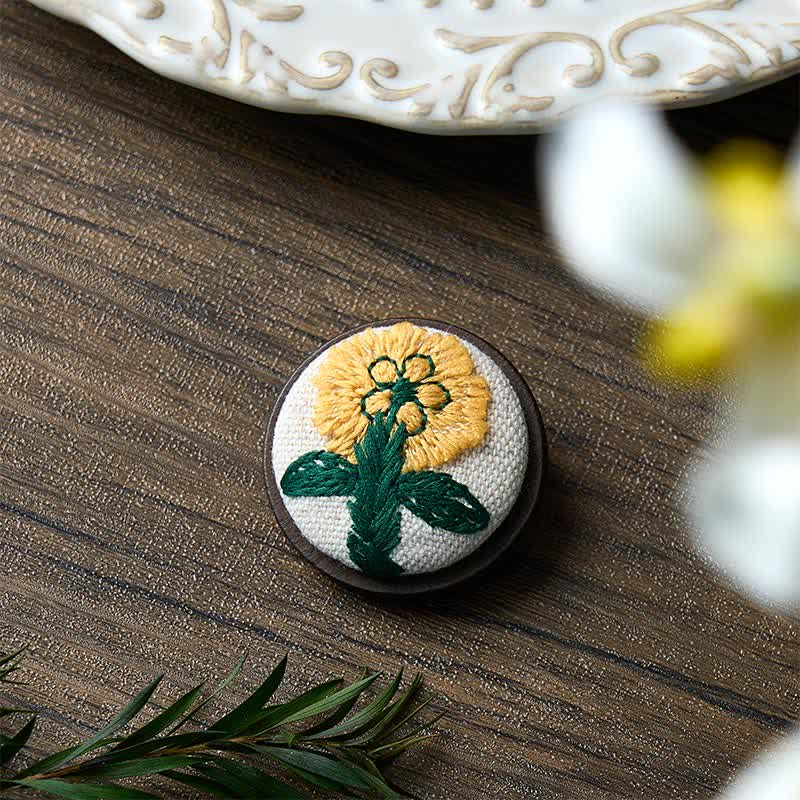 Buddha Stones Handgefertigte runde Brosche mit Stoffblumenmotiv - image 9
