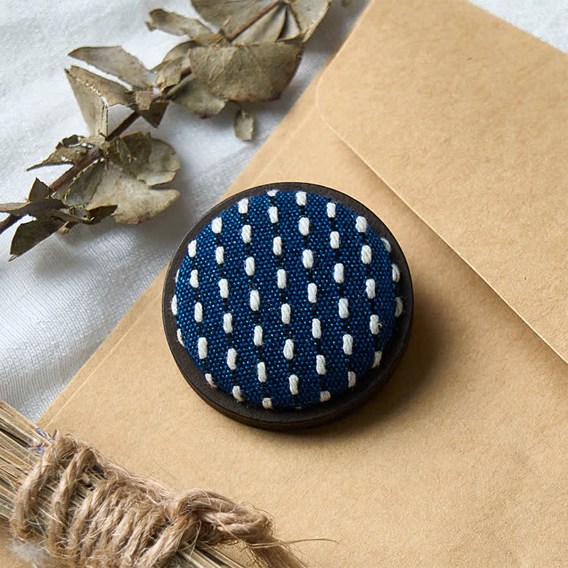 Buddha Stones Handgefertigte runde Brosche mit Stoffblumenmotiv - image 21