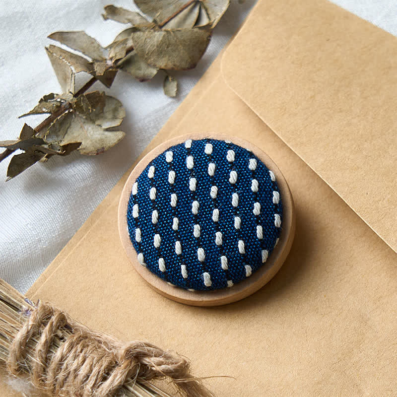 Buddha Stones Handgefertigte runde Brosche mit Stoffblumenmotiv - image 16